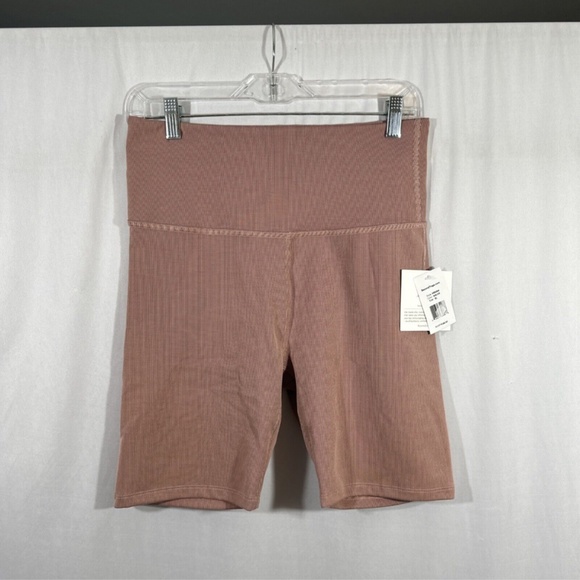 NWT $68 Beyond Yoga [ XL ] Heather Rib High Rise Biker‎ Short in Mauve - Picture 2 of 14